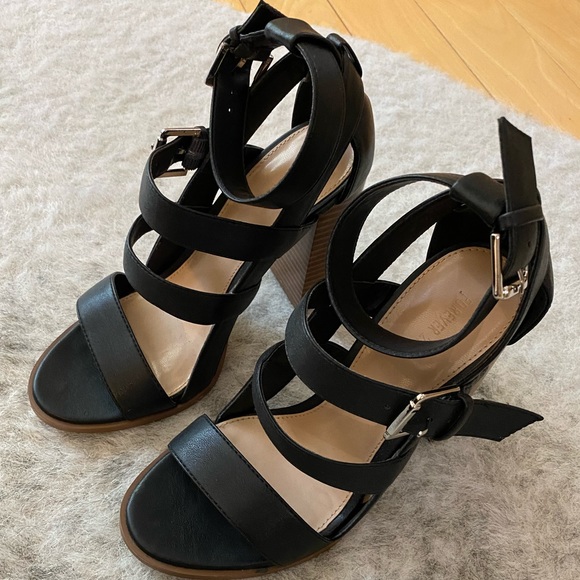 Forever 21 - Stacked Heel Strappy Sandal SZ 7 - Picture 4 of 7